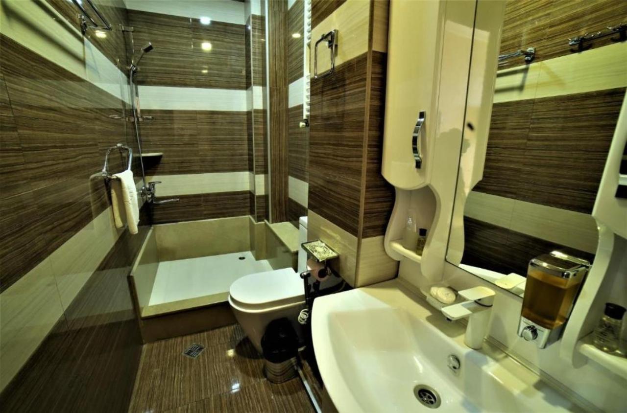 Agava Tbilisi Hotel Buitenkant foto