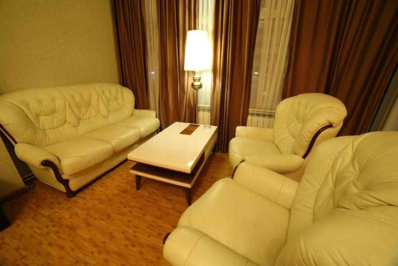 Agava Tbilisi Hotel Buitenkant foto